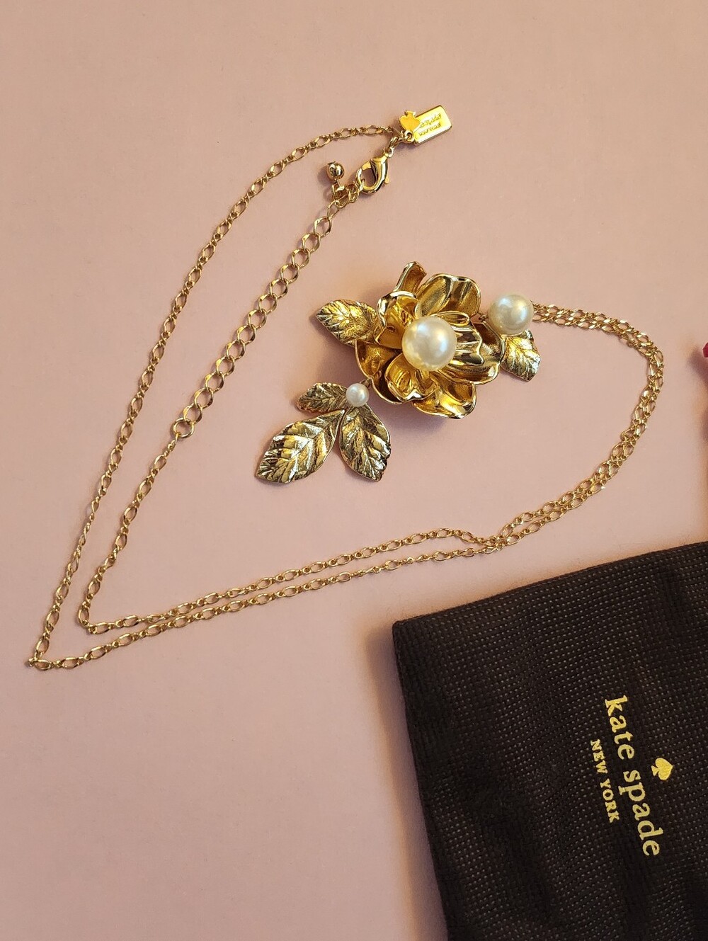 Kate Spade Gold-plated Floral Pendant Necklace with Pearls NWOT & Sachet